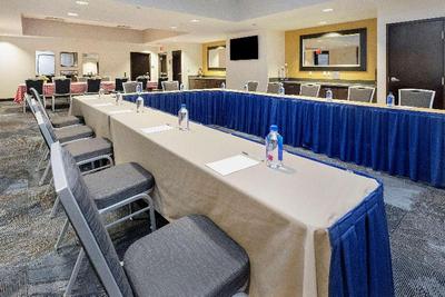Hampton Inn Morgantown - University Towne Centre,