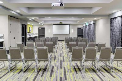 Hampton Inn & Suites Irvine-Orange County Airport
