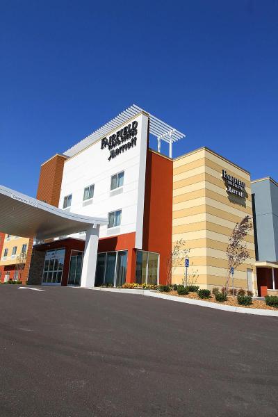 Fairfield Inn & Suites London