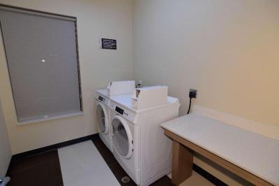 Comfort Inn & Suites Houston I-45 North - IAH