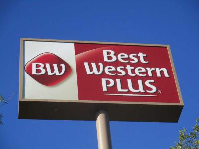 Best Western Plus Roland Inn & Suites