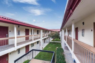 Red Roof Inn Houston East – I-10