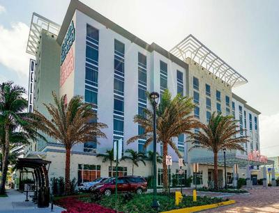 Hotel Dello Fort Lauderdale Airport