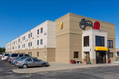 Super 8 by Wyndham Wichita North