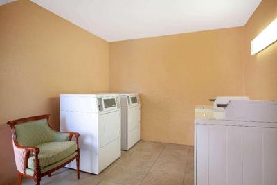 Travelodge by Wyndham Kissimmee East