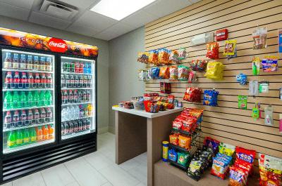 Holiday Inn Express and Suites Weston