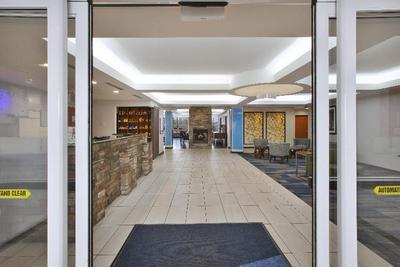 Holiday Inn Express and Suites Auburn Hills