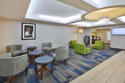 Holiday Inn Express and Suites Auburn Hills