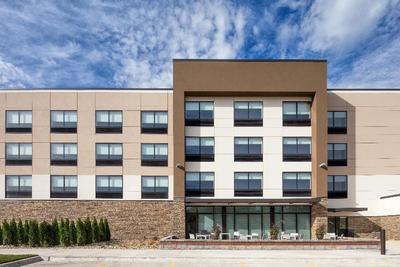 Holiday Inn Express and Suites East Peoria - River