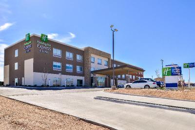 Holiday Inn Express and Suites Van Horn