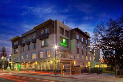 Holiday Inn Windsor - Wine Country