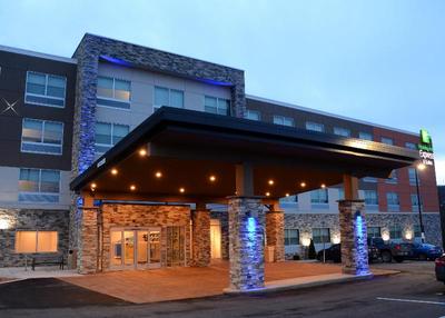 Holiday Inn Express and Suites Pittsburgh - Monroe