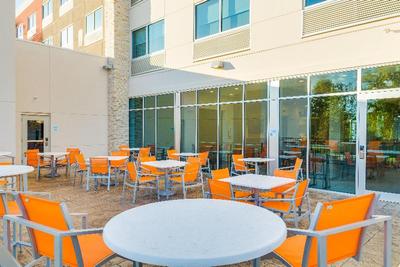Holiday Inn Express and Suites Russellville