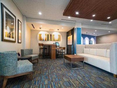 Holiday Inn Express and Suites Southaven Central -