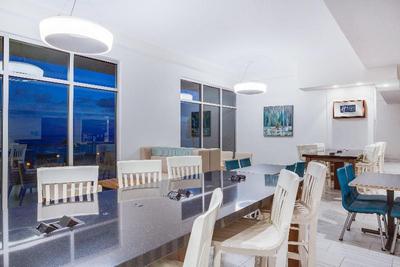 Holiday Inn Express and Suites Panama City Beach -