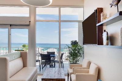 Holiday Inn Express and Suites Panama City Beach -