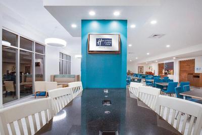Holiday Inn Express and Suites Panama City Beach -