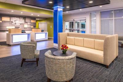Holiday Inn Express and Suites Tampa North - Wesle