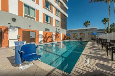 Comfort Suites Fort Lauderdale Airport & Cruise Po