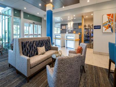 Holiday Inn Express & Suites Greenwood Mall