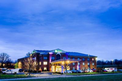Holiday Inn Express and Suites Shelbyville