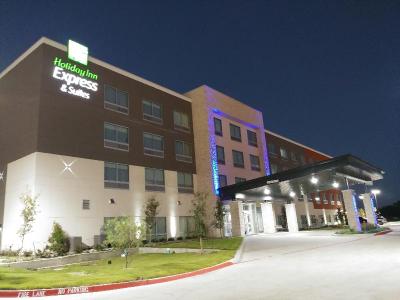 Holiday Inn Express and Suites Dallas Northeast-Ar