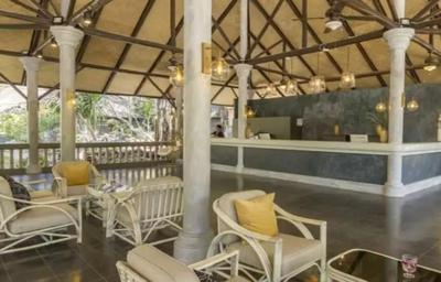 Let's Hyde Resort & Villas