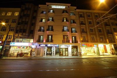 Black Pearl Hotel