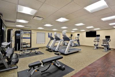 Hampton Inn & Suites Detroit Warren