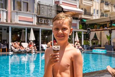H.M.A. Hotel & Suites