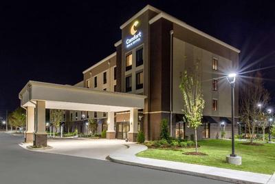Comfort Inn & Suites At CrossPlex Village