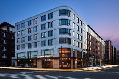 AC Hotel Portland Downtown/Waterfront