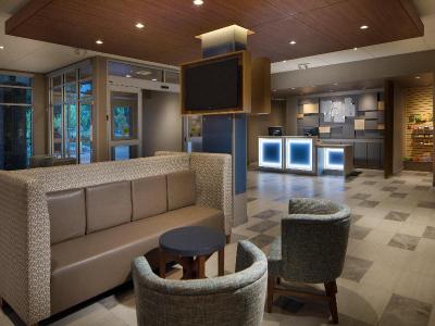Holiday Inn Exp & Sts Portland Airport -Cascade St