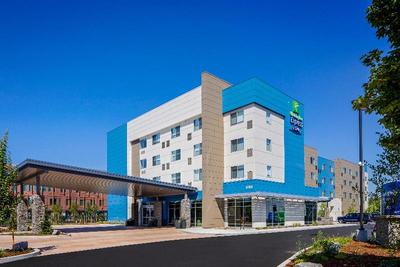 Holiday Inn Exp & Sts Portland Airport -Cascade St