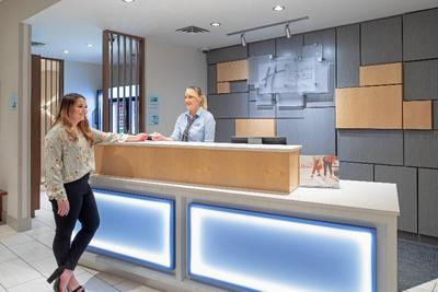 Holiday Inn Express & Suites Sterling