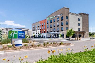 Holiday Inn Express & Suites Colorado Springs AFA