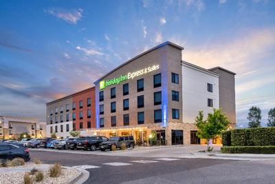 Holiday Inn Express & Suites Colorado Springs AFA
