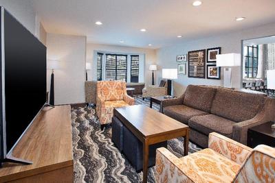 Staybridge Suites Auburn Hills - Crossing Drive