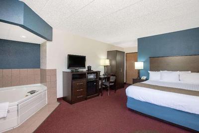 AmericInn by Wyndham Hayward