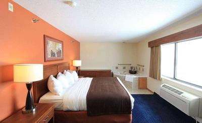 AmericInn by Wyndham Cedar Rapids/CID Airport
