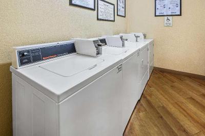 La Quinta Inn & Suites West Palm Beach Airport