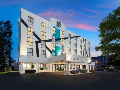 Studio Allston Hotel