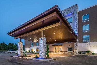 Holiday Inn Express & Suites Bend - South