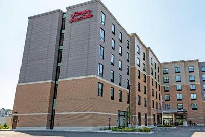 Hampton Inn & Suites Boston/Waltham, MA