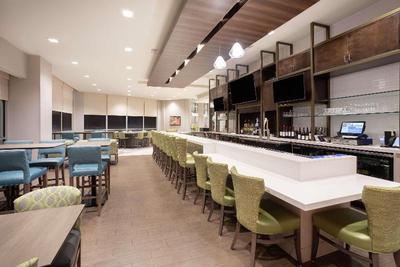 Hilton Garden Inn Omaha Aksarben Village, NE