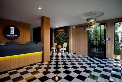 The O-Zone Airport Inn