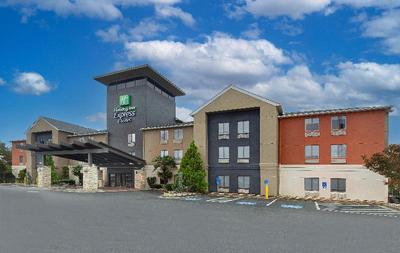 Holiday Inn Express & Suites Locust Grove