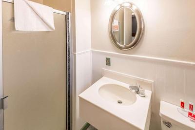 Econo Lodge Inn & Suites Heavenly Village Area