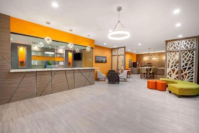 Baymont Inn & Suites Houston Hobby Airport