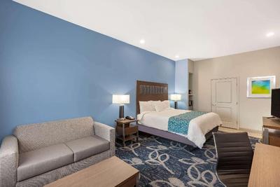 Baymont Inn & Suites Houston Hobby Airport